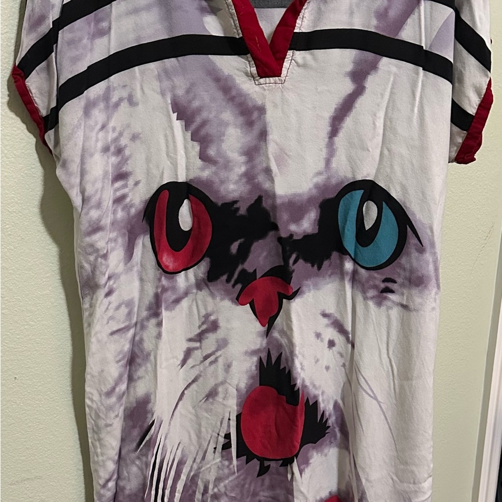 Xhilaration White Tie-Dye Cat Face Shirt with Red & Blue Eyes
